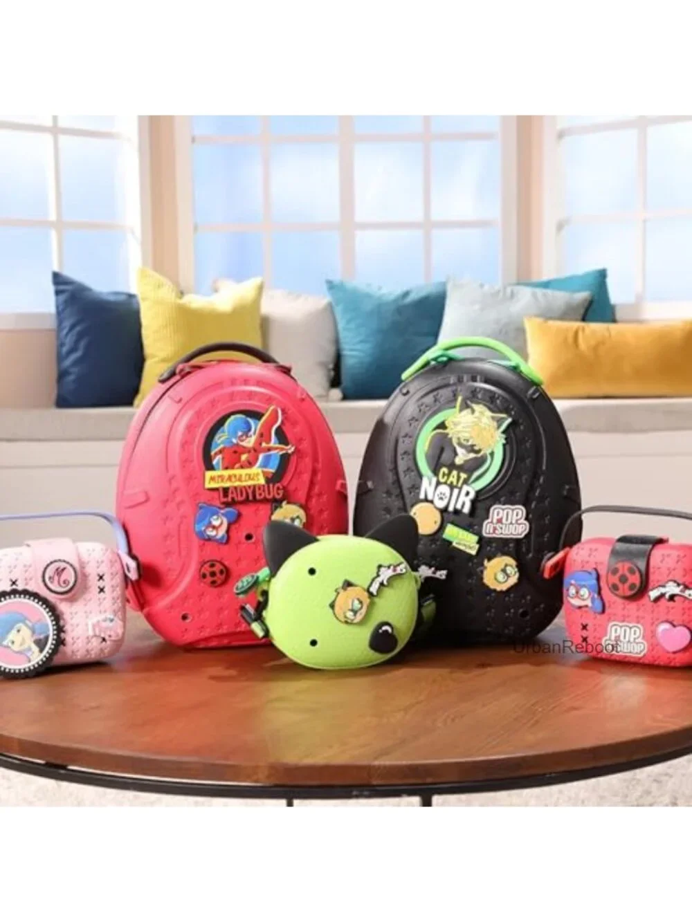 Miraculous Ladybug Pop n' Swop Mini Handbag Adjustable Strap 4 Badges Purse